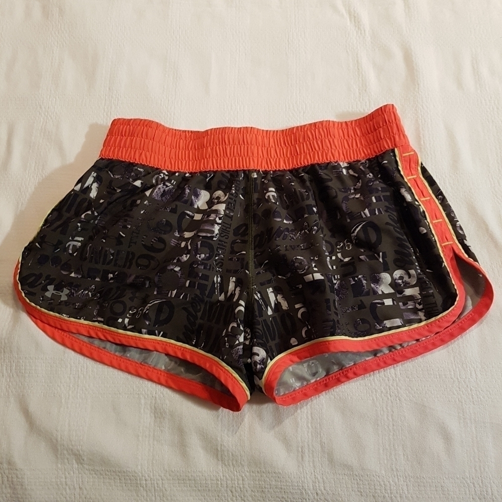 Under Armour womens medium shorts